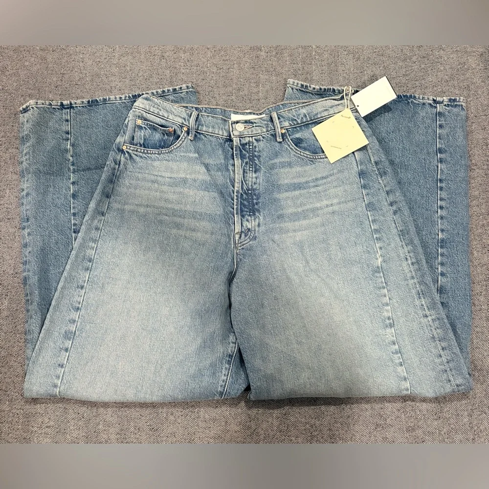 Mother The Pipe Dream Button Sneak High Rise Jeans in Leap At The Chance | 24 - Picture 2 of 14